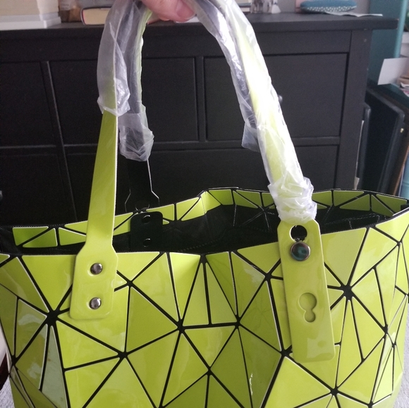 Lucky 7 Geo Bag Lime Green - Picture 6 of 16
